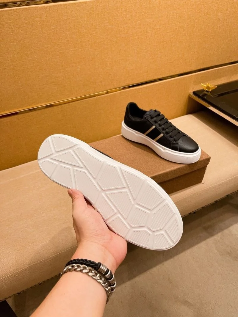 Trendsetting Christian Dior Low Shoes 22252