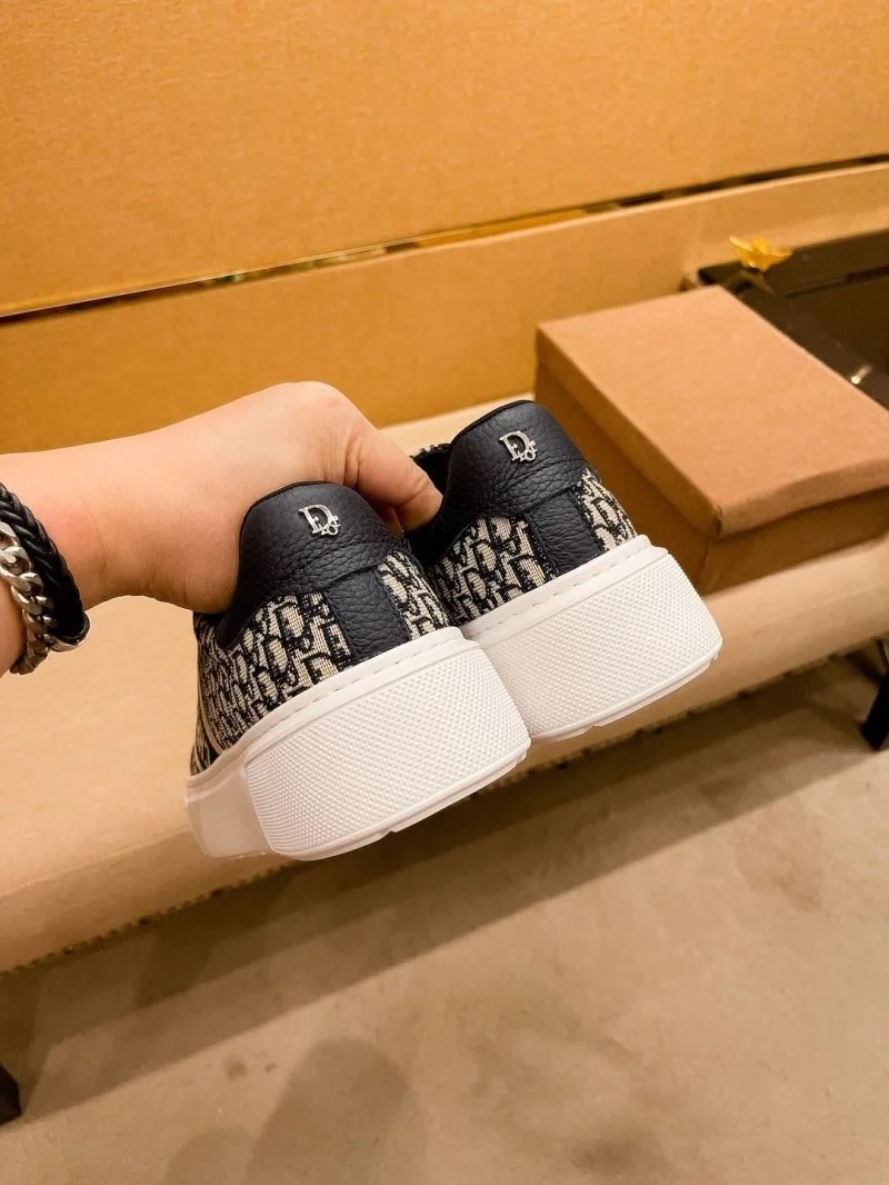 Trendsetting Christian Dior Low Shoes 22252