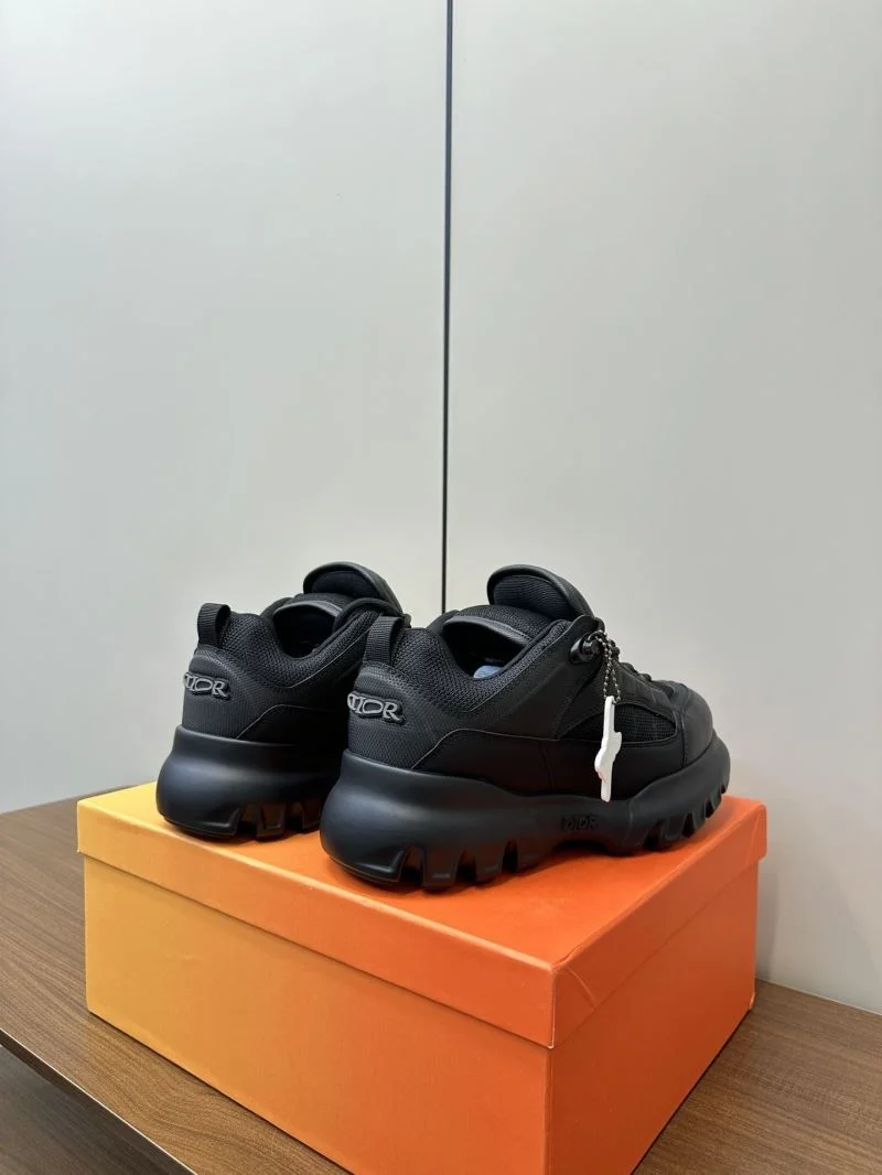 Bold Christian Dior Low Shoes 22574