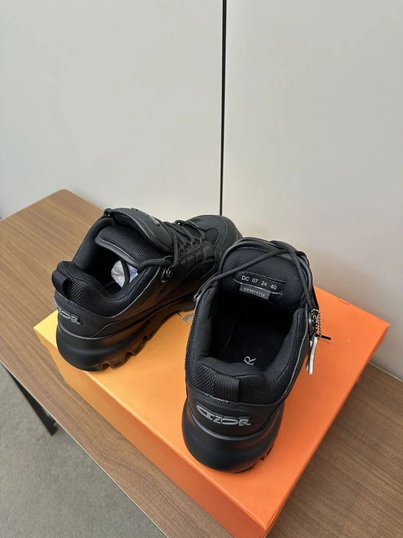 Bold Christian Dior Low Shoes 22574