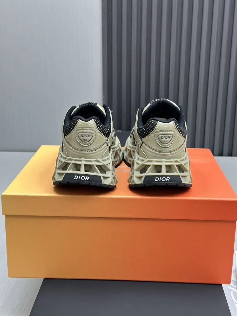 WellDesigned Christian Dior Low Shoes 22554