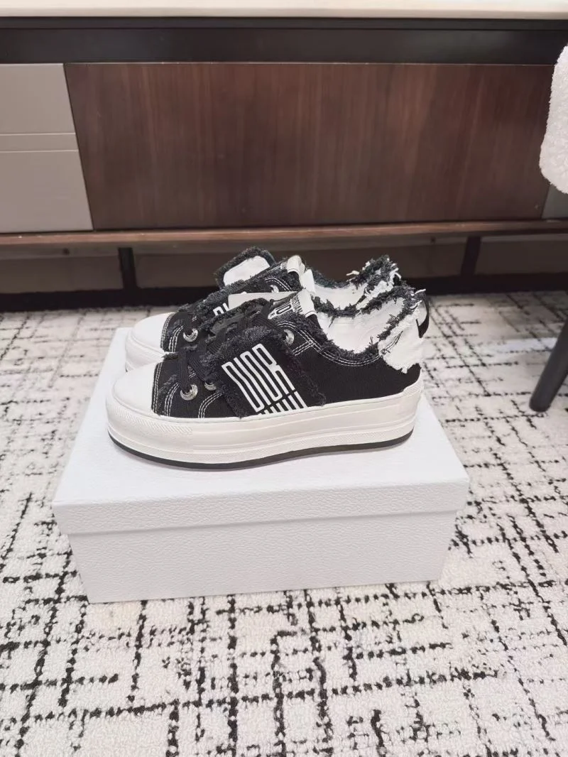 Christian Dior Low Shoes DailyWear 20923