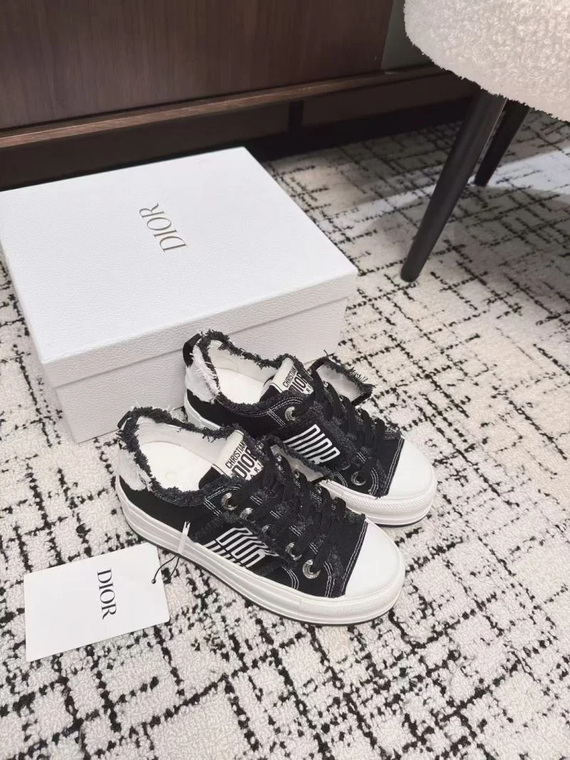 Christian Dior Low Shoes DailyWear 20923