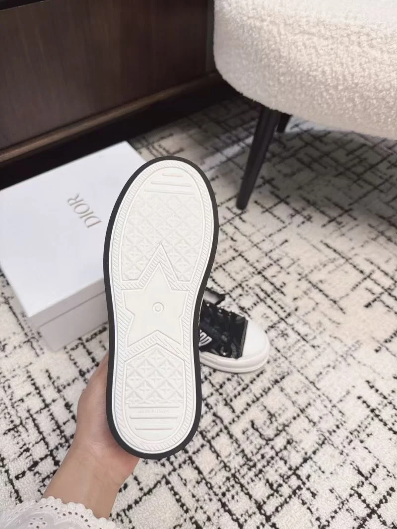 Christian Dior Low Shoes DailyWear 20923