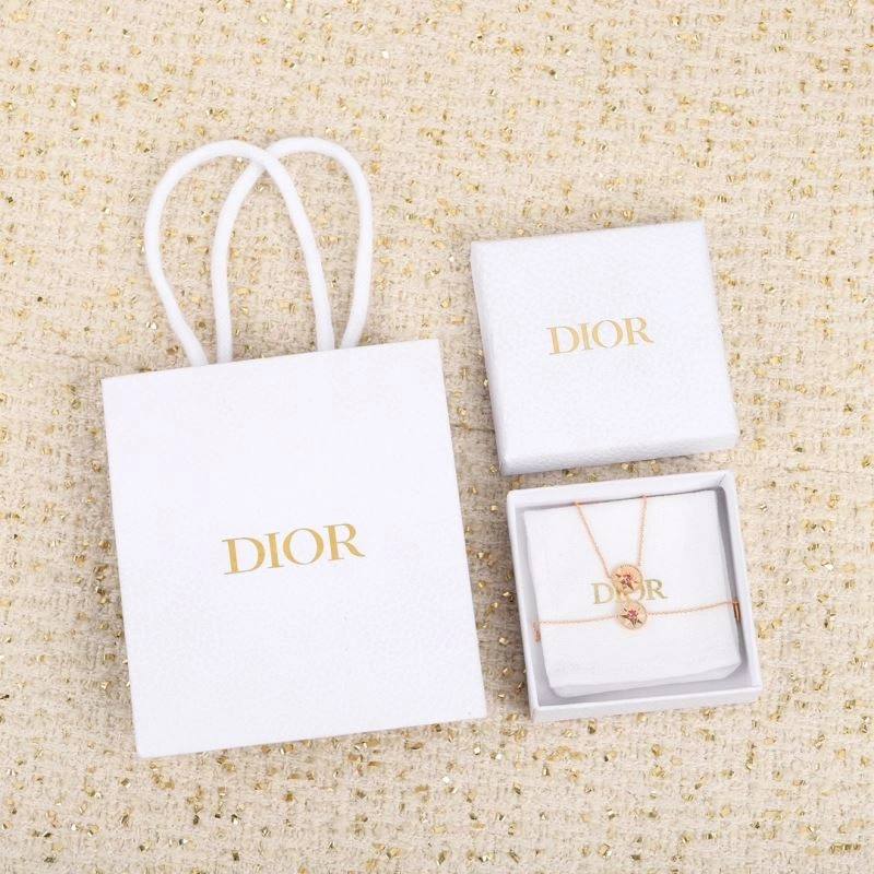Flexible Christian Dior Necklaces 236044