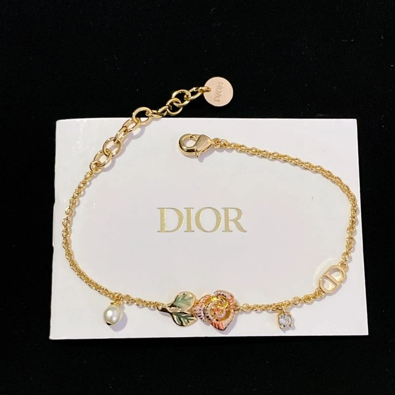Trendsetting Christian Dior Necklaces 235959