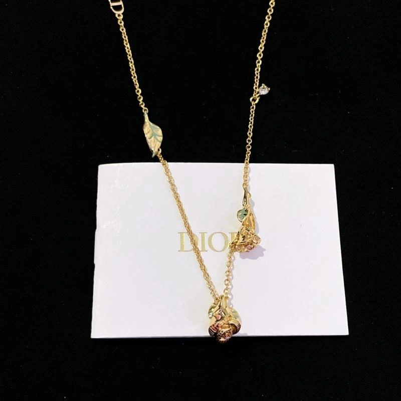 Trendsetting Christian Dior Necklaces 235959