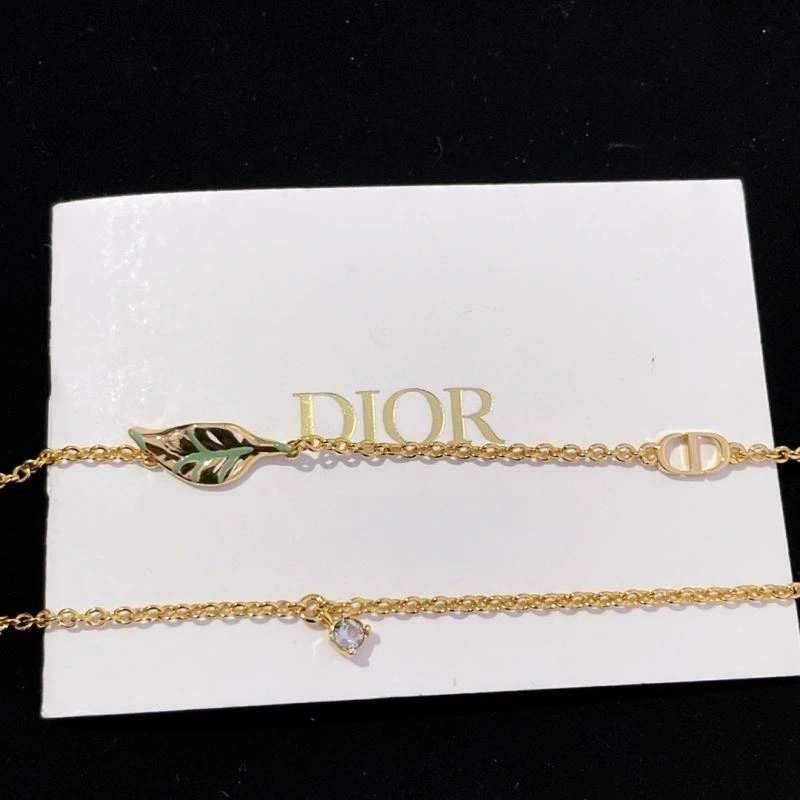 Trendsetting Christian Dior Necklaces 235959