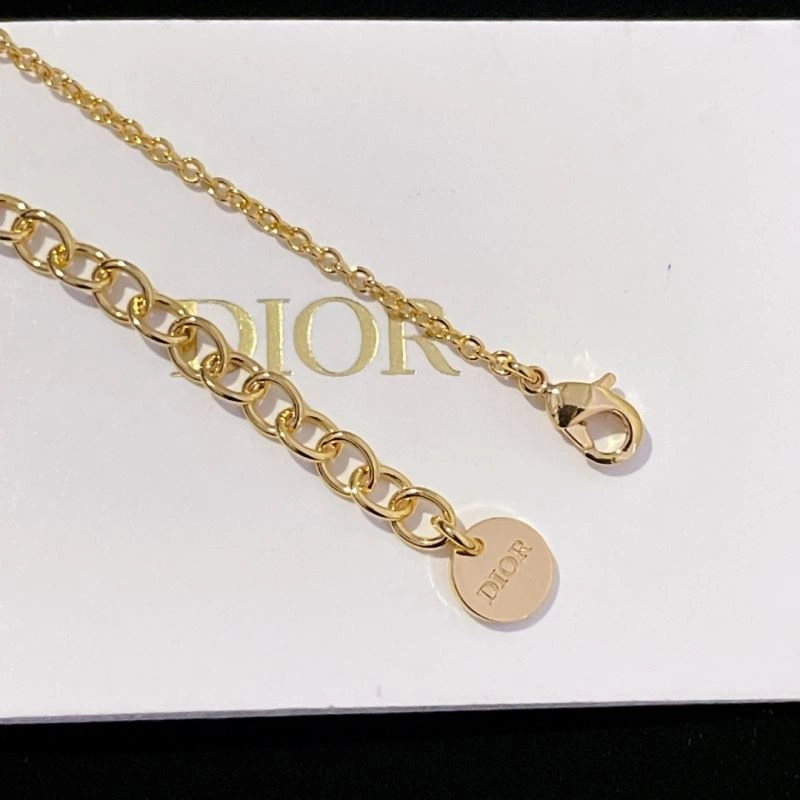 Trendsetting Christian Dior Necklaces 235959