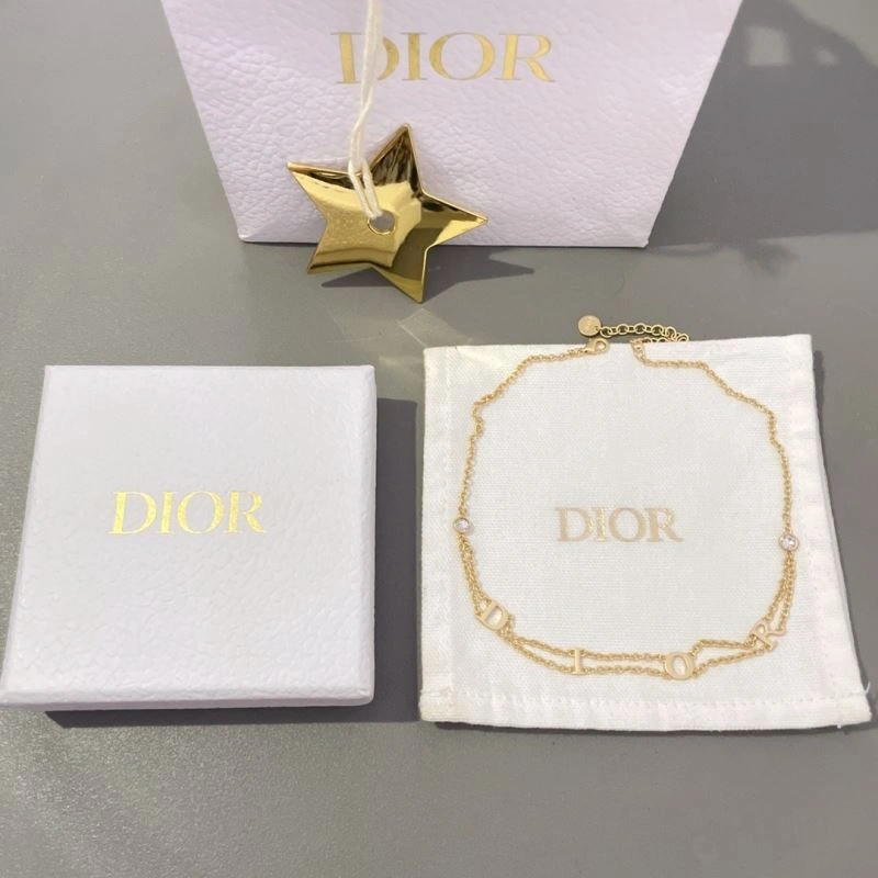 Resilient Christian Dior Necklaces 235968