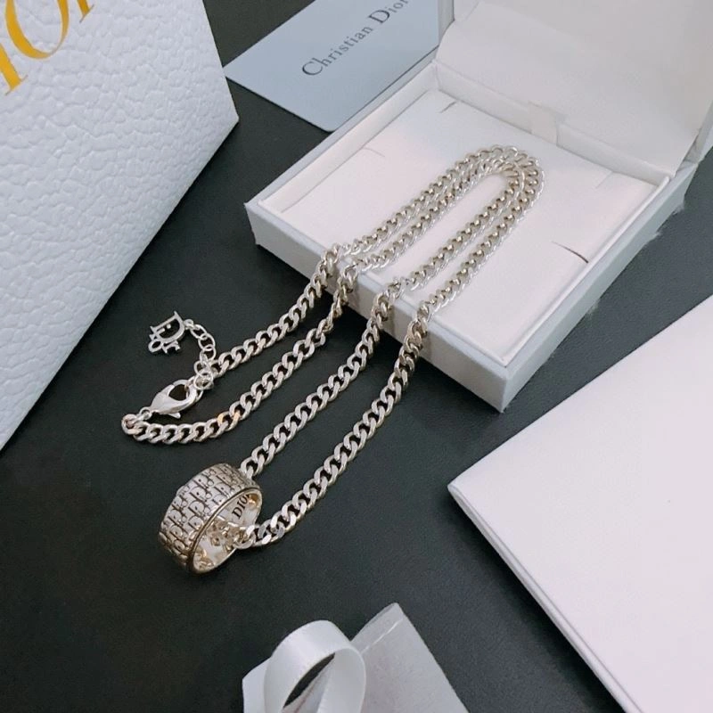 Classic Christian Dior Necklaces 235763
