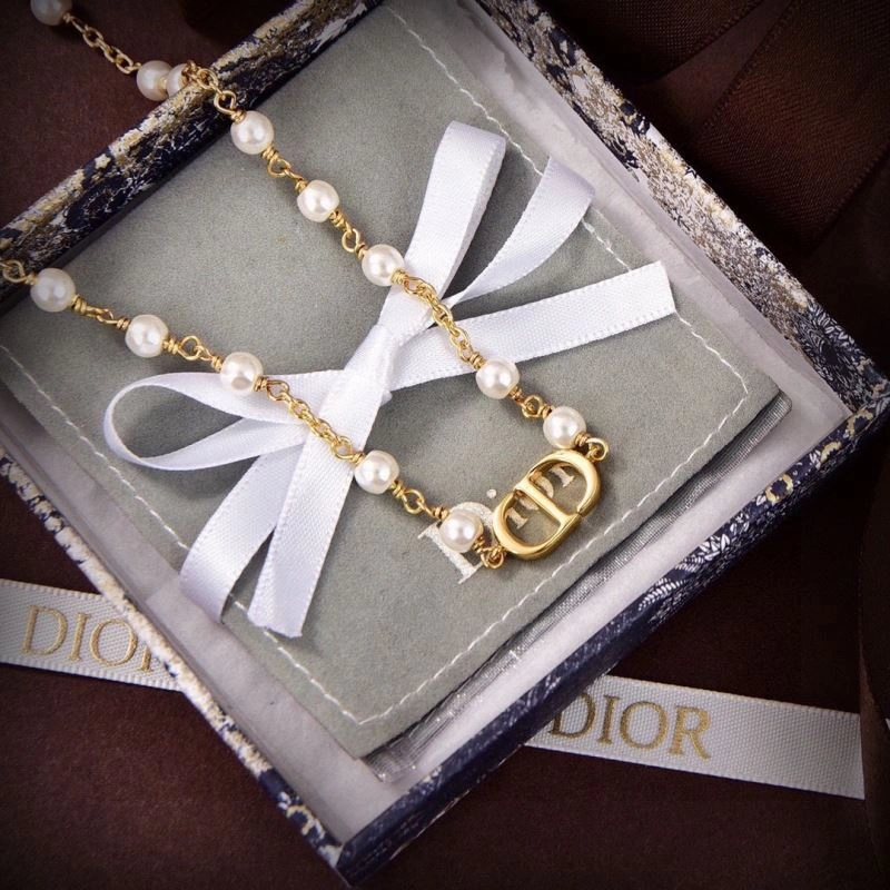 Reliable Christian Dior Necklaces 235762
