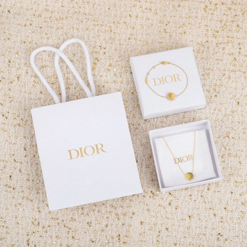 Popular Christian Dior Necklaces 235781