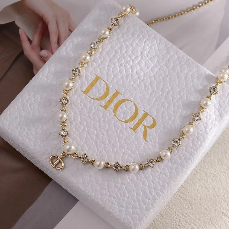 Comfortable Christian Dior Necklaces 235740