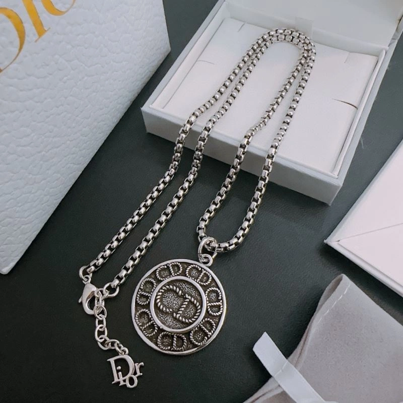 Christian Dior Necklaces Trendy 235713