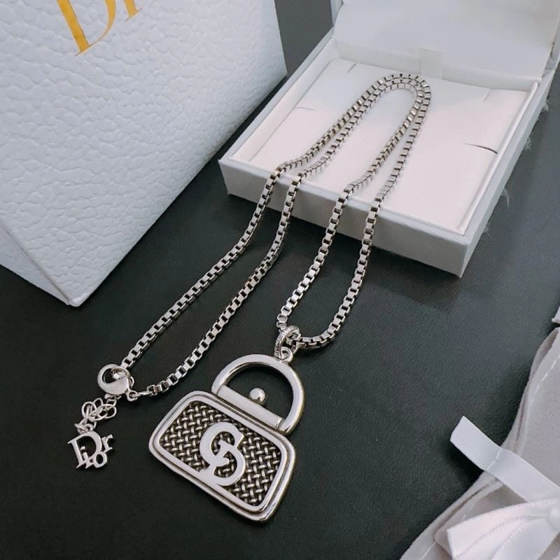 Christian Dior Necklaces TravelReady 235710