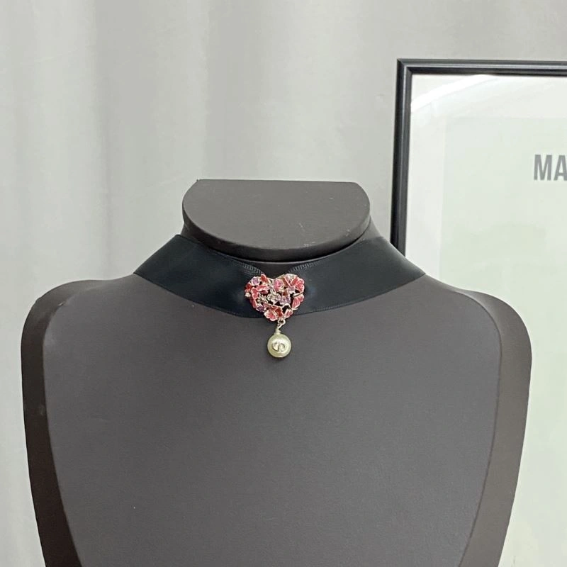 UrbanStyle Christian Dior Necklaces 236338