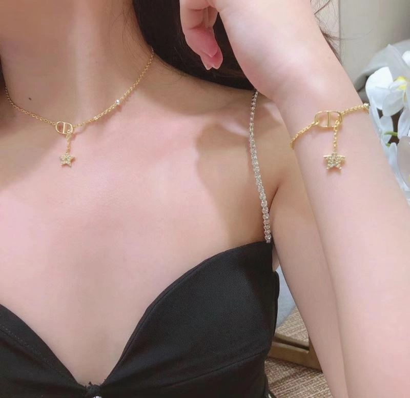 Christian Dior Necklaces Fashionable 236278