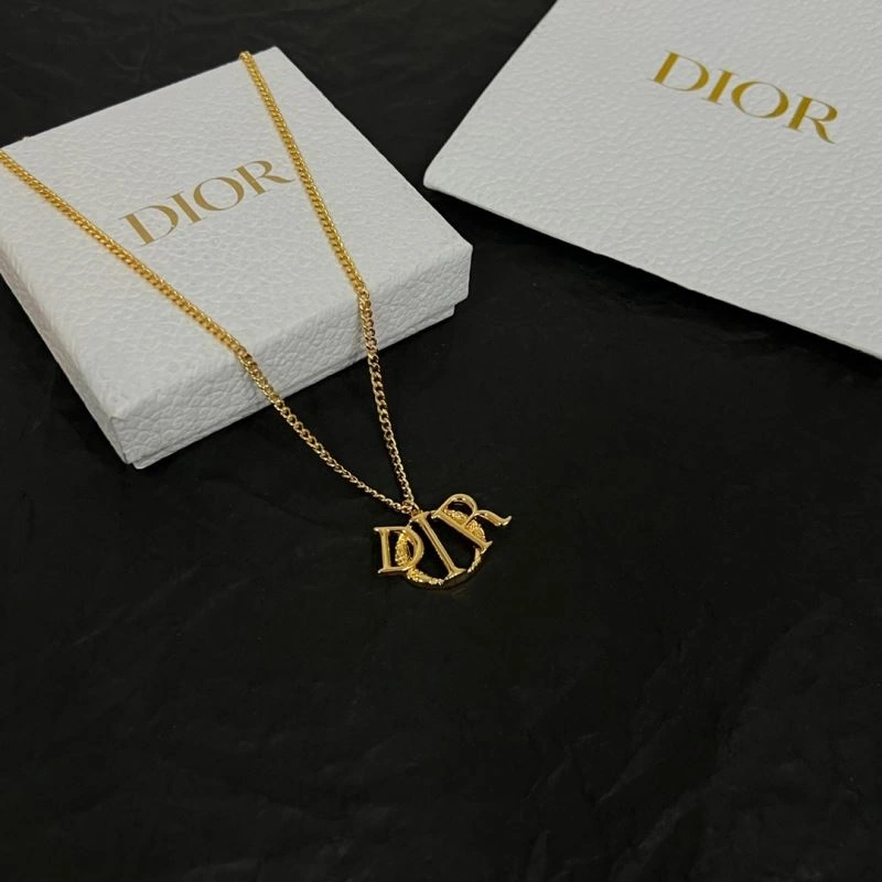 Sustainable Christian Dior Necklaces 236096