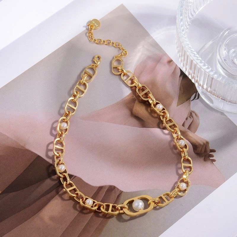 Lightweight Christian Dior Necklaces 236063