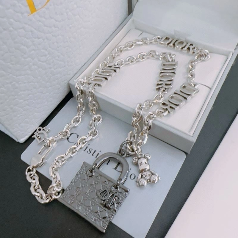 Christian Dior Necklaces Durable 235563