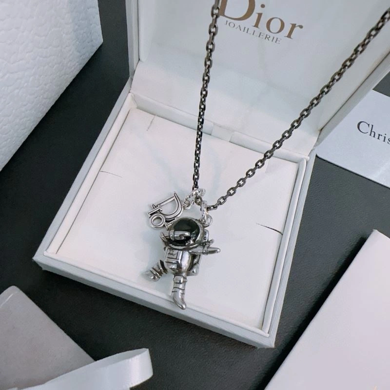 Christian Dior Necklaces Attractive 235479