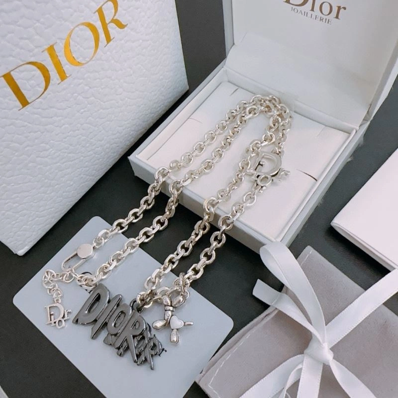 Sporty Christian Dior Necklaces 235470