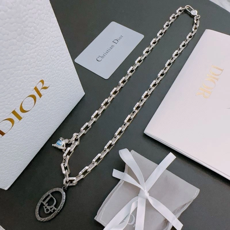 Refined Christian Dior Necklaces 235460