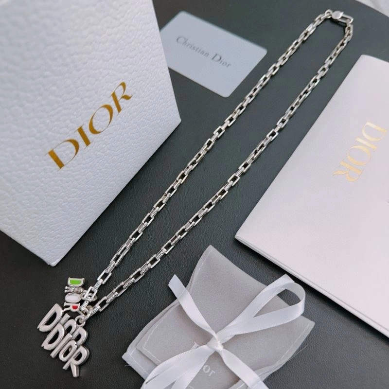 Compact Christian Dior Necklaces 235429