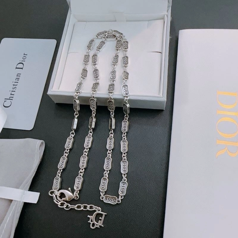 Timeless Christian Dior Necklaces 235261