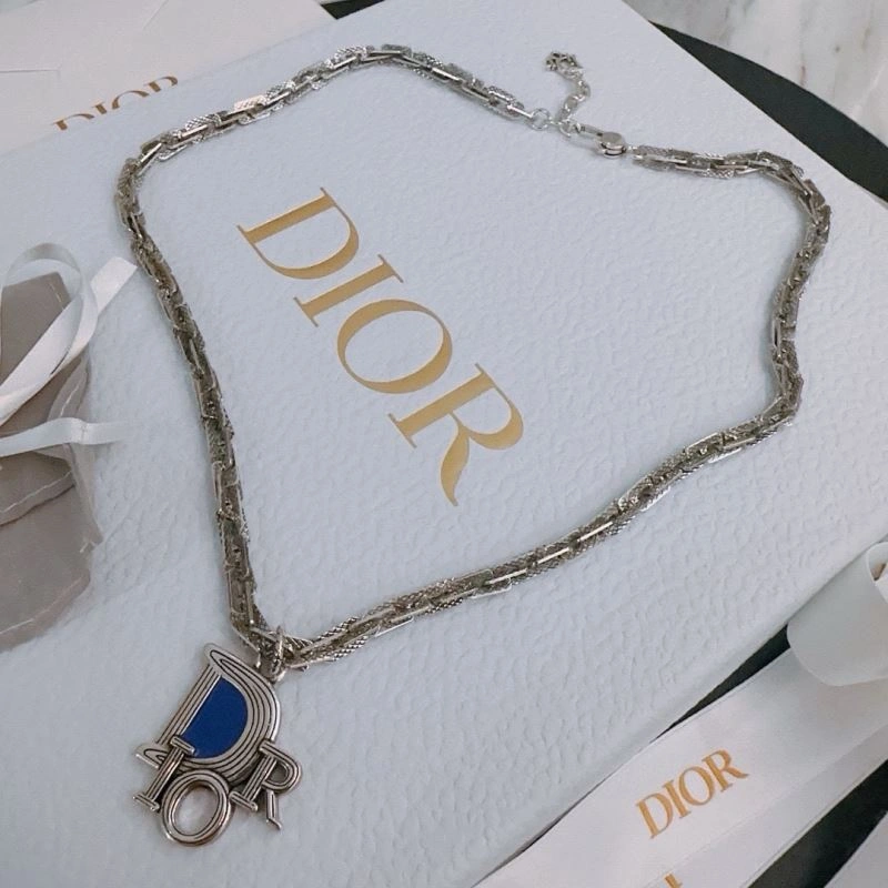 Christian Dior Necklaces Sophisticated 235218