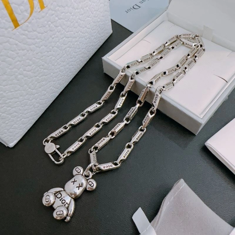 Minimalist Christian Dior Necklaces 235208