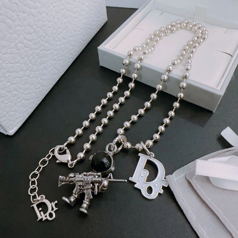 Soft Christian Dior Necklaces 234835