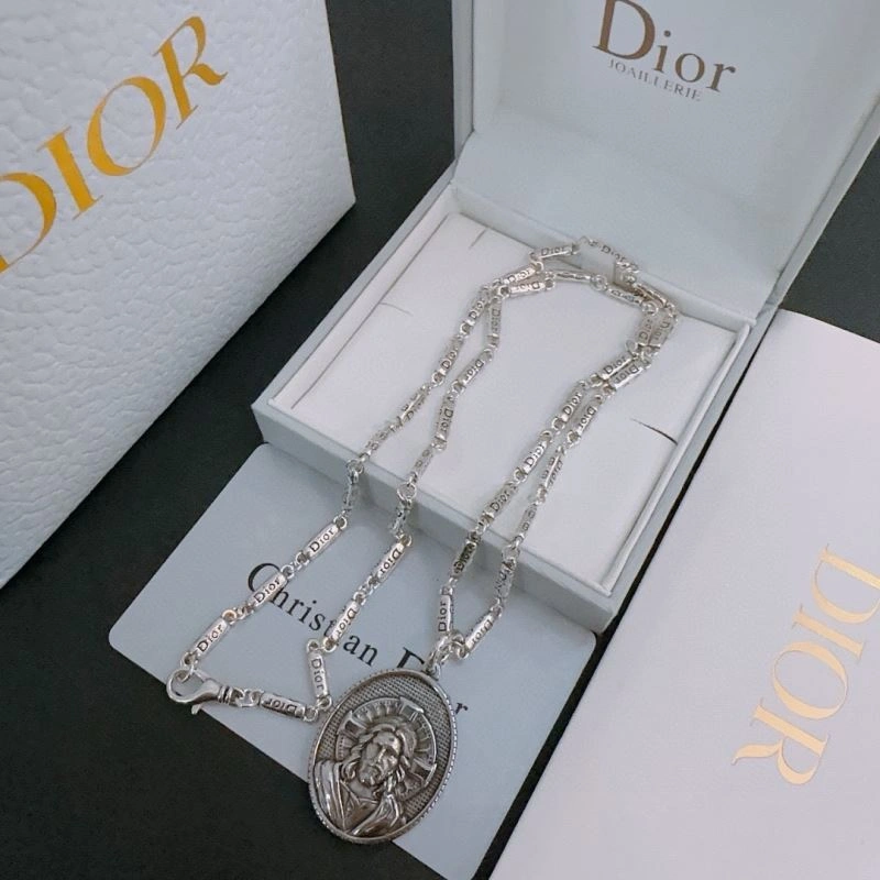 Vibrant Christian Dior Necklaces 234832