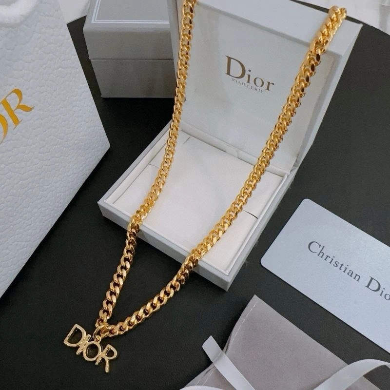 Packable Christian Dior Necklaces 234805