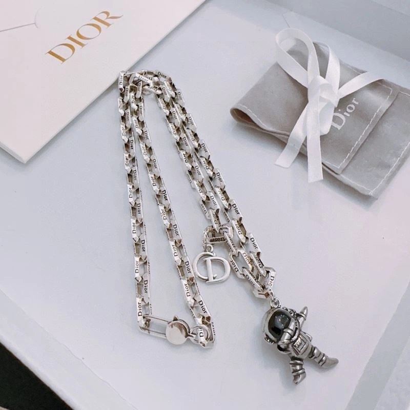 Functional Christian Dior Necklaces 234798