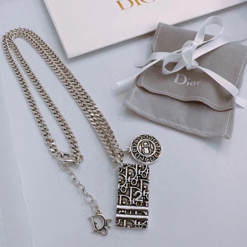 ComfortFit Christian Dior Necklaces 234777