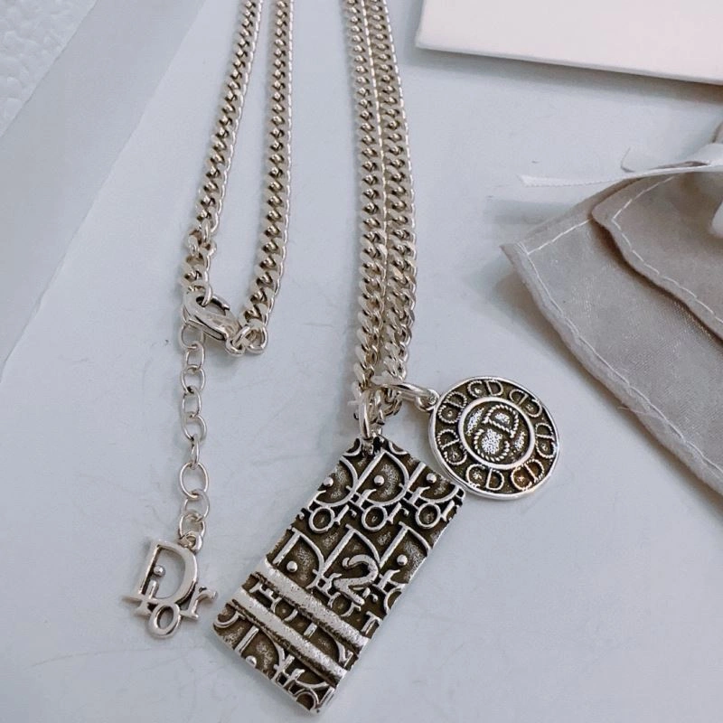 ComfortFit Christian Dior Necklaces 234777