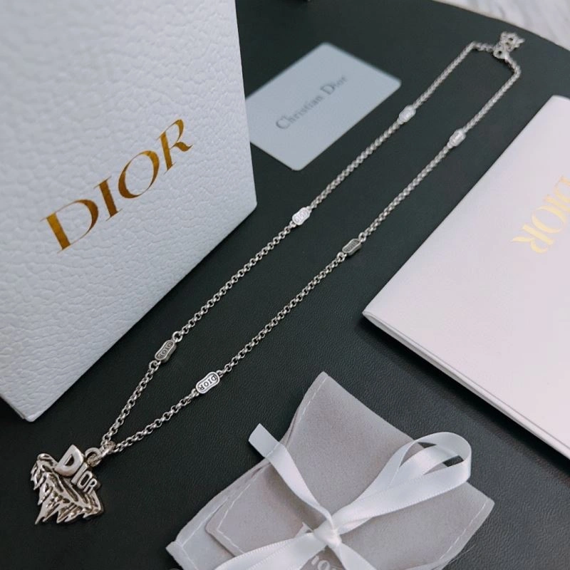 RelaxedFit Christian Dior Necklaces 234739