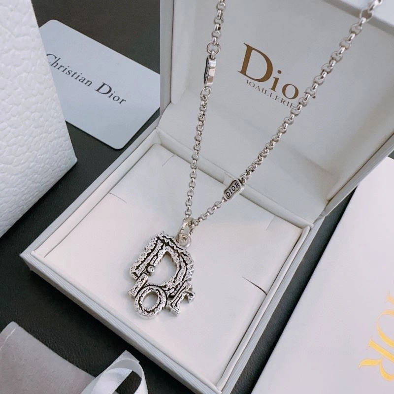Refined Christian Dior Necklaces 234738