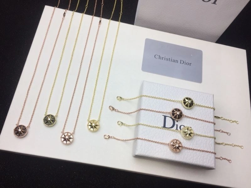 Sophisticated Christian Dior Necklaces 234723