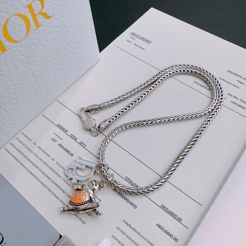 Sustainable Christian Dior Necklaces 234700