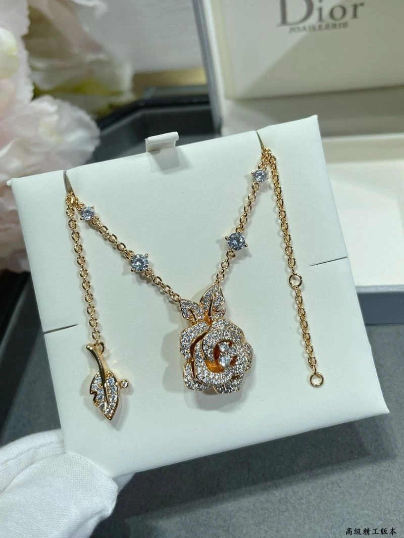 Christian Dior Necklaces Trendsetting 234397