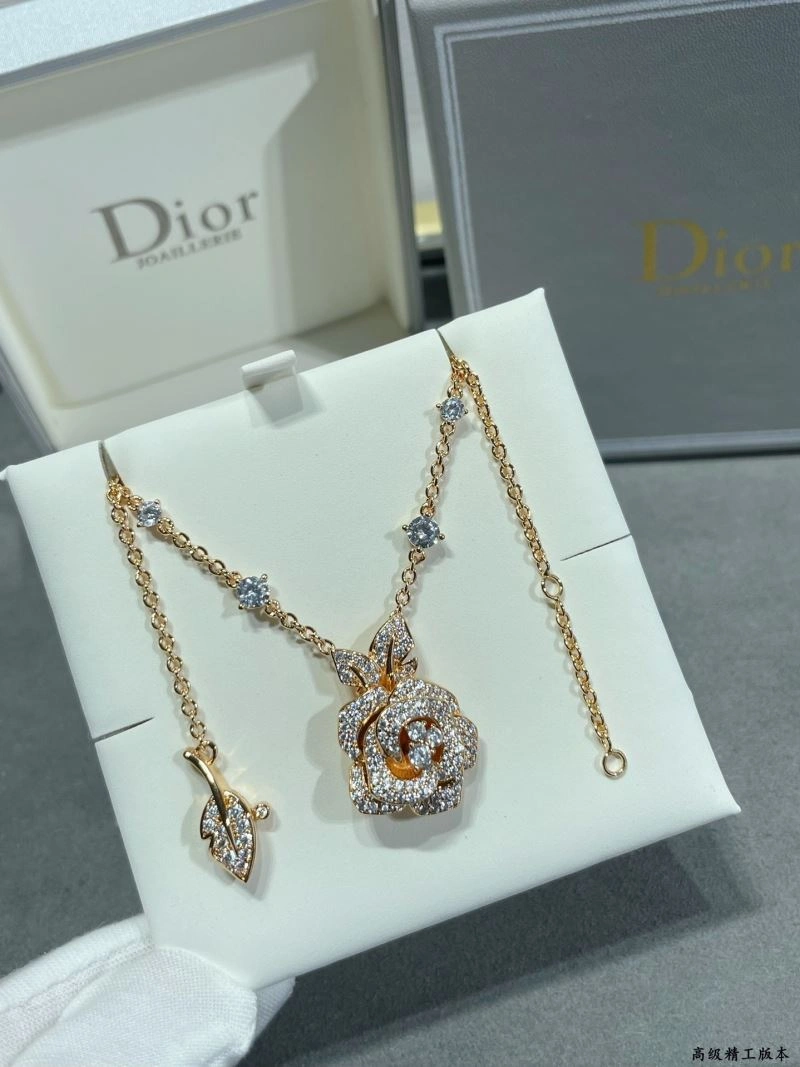 Christian Dior Necklaces Trendsetting 234397