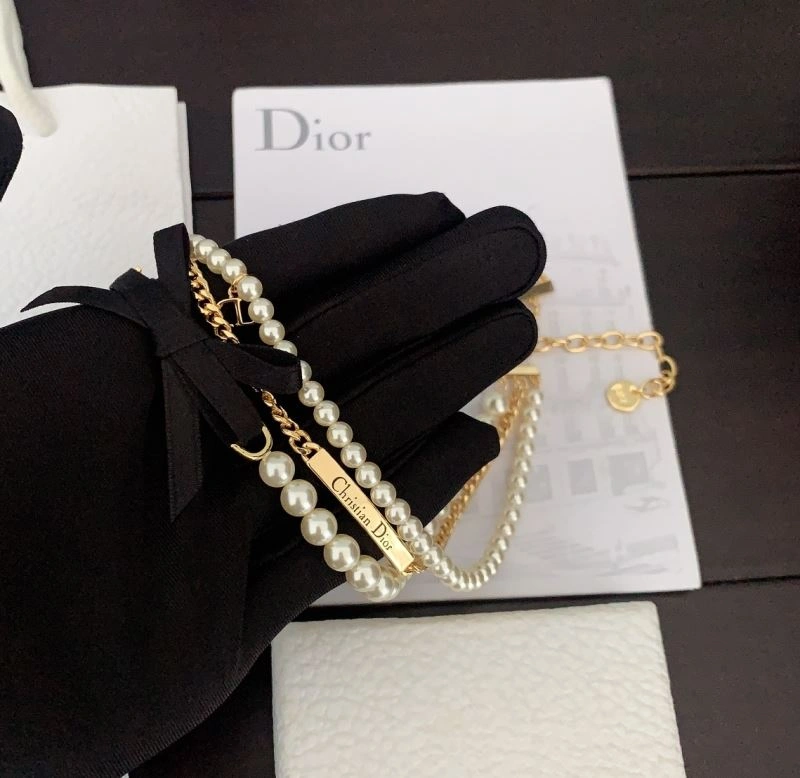 EyeCatching Christian Dior Necklaces 234377