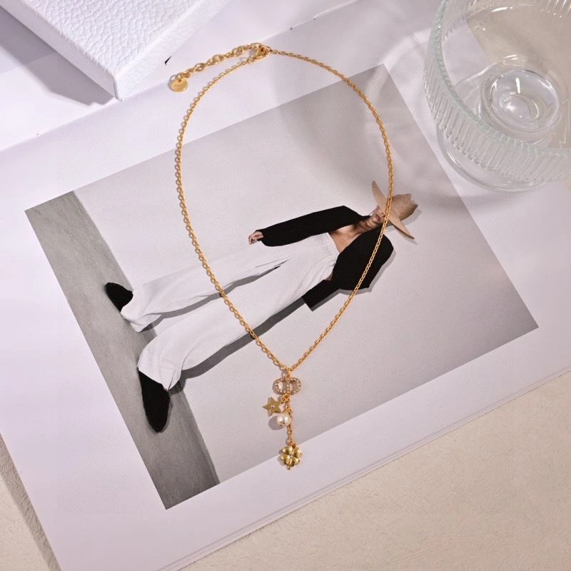 Comfortable Christian Dior Necklaces 234385