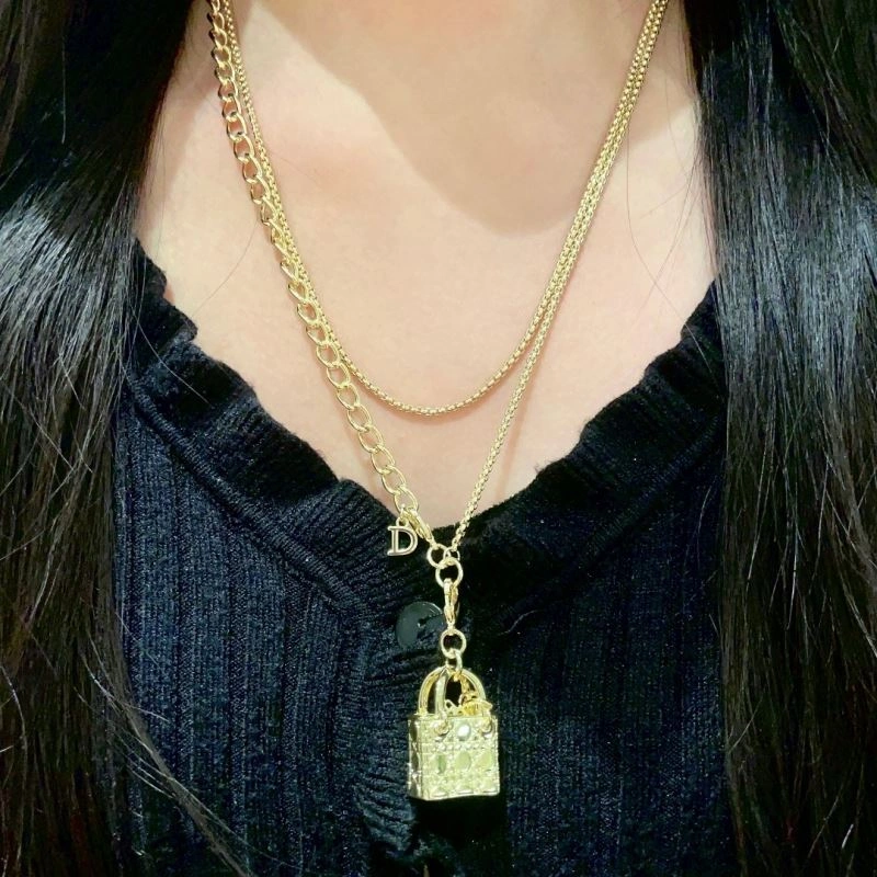 SmoothTexture Christian Dior Necklaces 234375