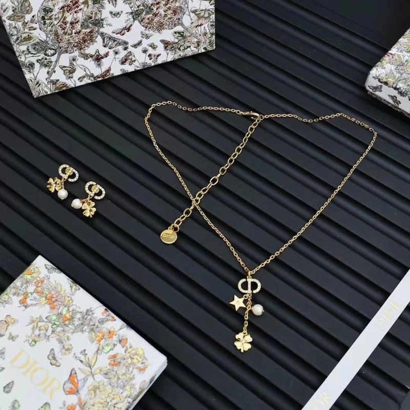 Christian Dior Necklaces Functional 234350