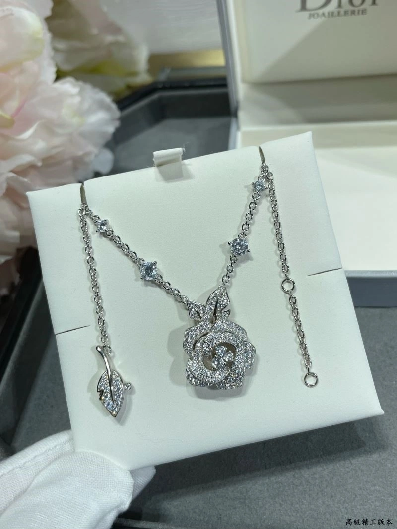 Durable Christian Dior Necklaces 234082