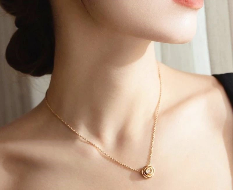 Vibrant Christian Dior Necklaces 234087